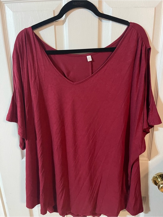 Kensie Tops - Kensie Wine Red Short Sleeve V-Neck Top